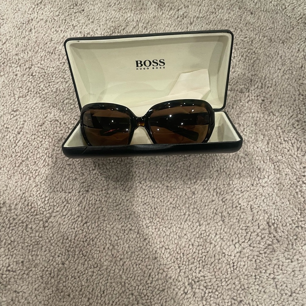 Boss Sunglasses in Brown Shade